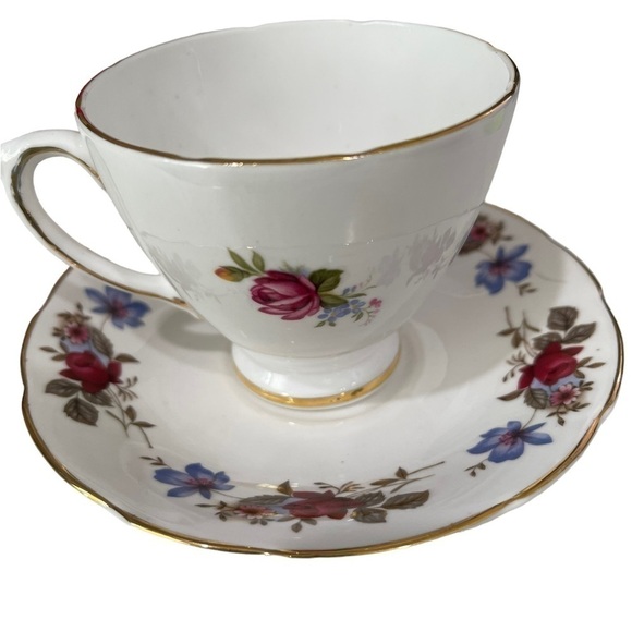 Royal Sutherland Teacup and Saucer, made in Staffordshire England. - Picture 2 of 4